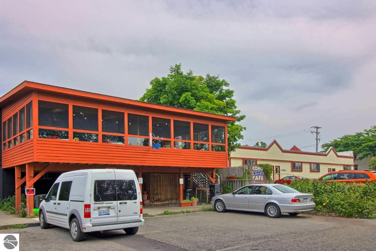 320 Main St, Frankfort, MI 49635